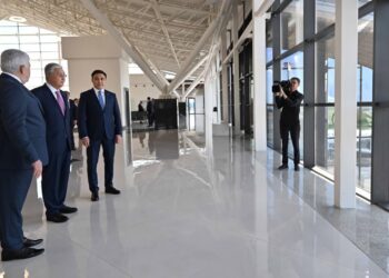 Токаеву показали новый терминал аэропорта Шымкента