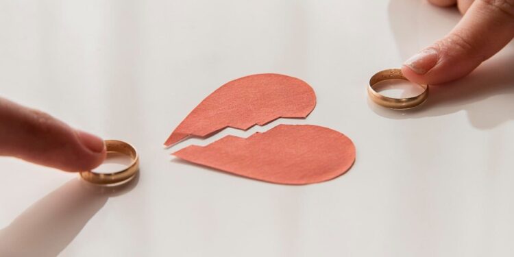 Каждый второй брак в Казахстане заканчивается разводом — Минюст