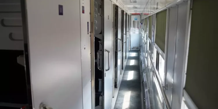 Қызылорда-Астана пойызының дәретханасында босанған бойжеткен сәбиін терезеден лақтырып жіберген