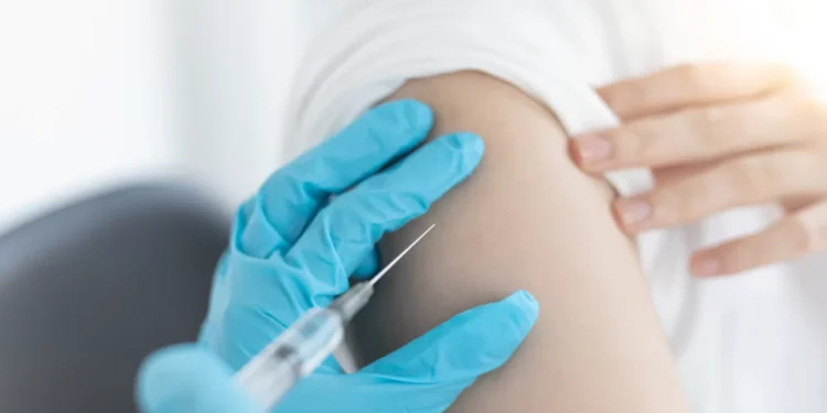 7 мың ата-ана баласына вакцина салдырудан бас тартты