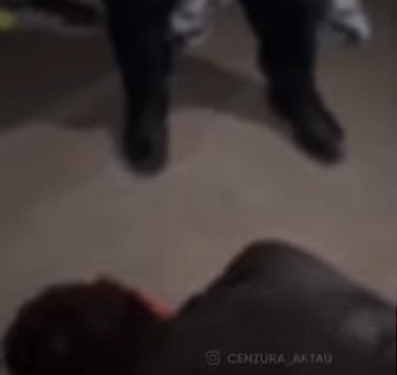 Хотел изнасиловать девушку в хиджабе: в Актау прохожие задержали мужчину