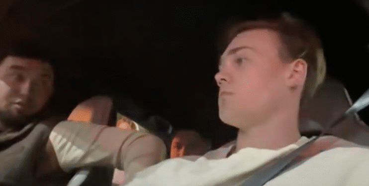 В Алматы пассажир избил таксиста за отказ разрешить курить в салоне