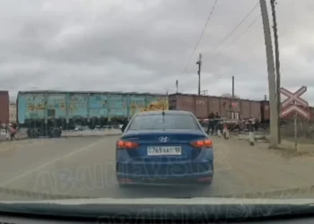 Семейде жүк пойызы әйел адамды басып кетті