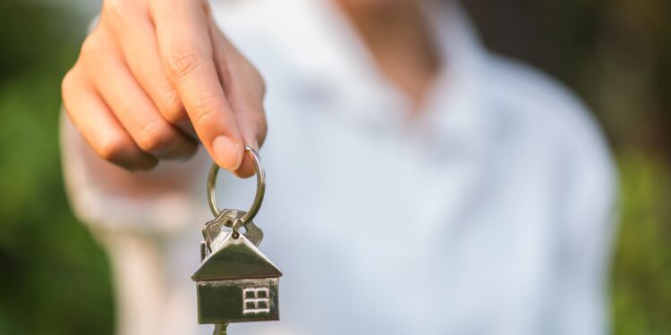 Павлодарда шенеуніктерге заңсыз пәтер берілгені анықталды