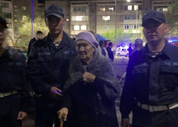 «Действовали, не думая о себе»: гвардейцы спасли 30 человек при пожаре в Талдыкоргане