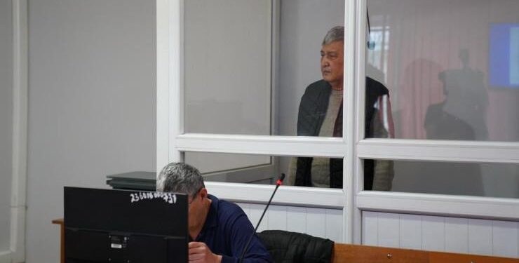 Пышақпен қорқытып, әуежайда дүрліктірген зейнеткер сот алдында