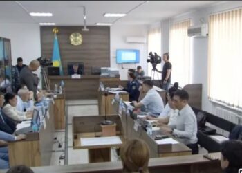 Айыпталушы Дархан Әскентай Шерзаттың кастетпен соққы жасағанын айтты