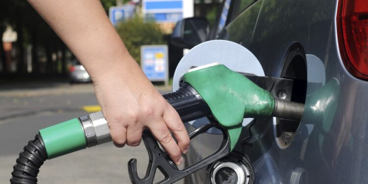 «Поиграл» с огнём на АЗС: в Усть-Каменогорске мужчина едва не устроил пожар