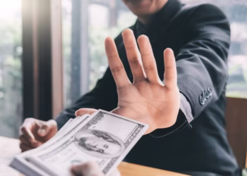 2,3 млрд теңге: Антикор іздеудегі күдіктіден элиталы мүлік пен жасырын шоттарды тәркіледі