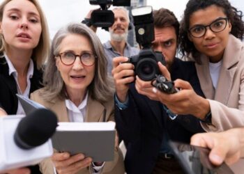 БАҚ қызметкерлері күнімен!