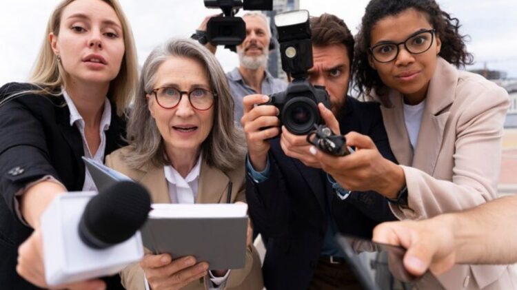 БАҚ қызметкерлері күнімен!