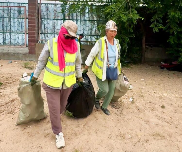 Қонаев жағажайларындағы тазалық: күн сайын 20 тоннаға жуық қоқыс шығарылады