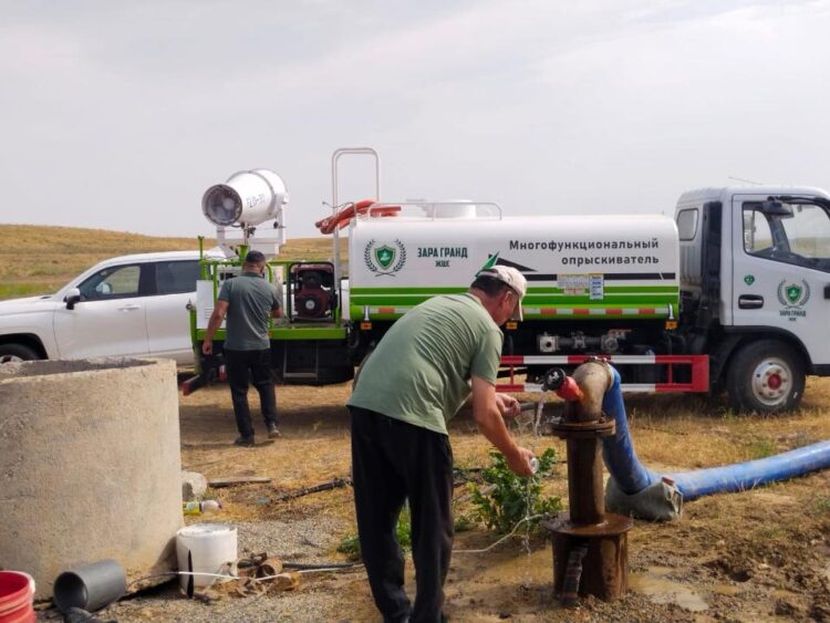 В Конаеве обработано 4750 гектаров сельхозугодий от саранчи: работы продолжаются