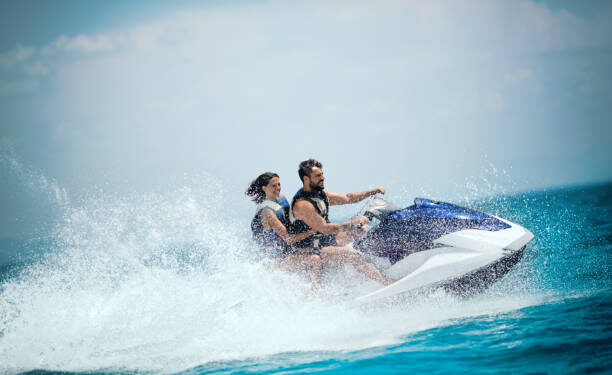 На грани беды: на севере Казахстана перевернулся гидроцикл с двумя людьми