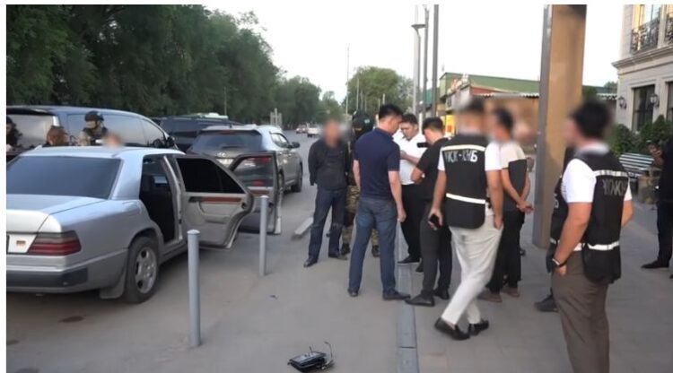 Алматыда жаңа туған сәбилерді сатумен айналысқан қылмыстық топ ұсталды