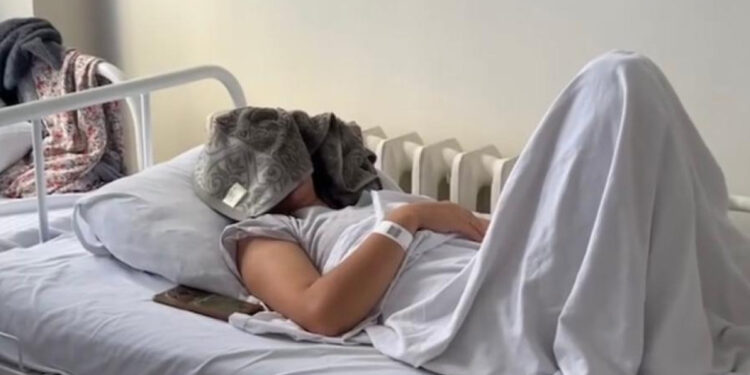 Суд на блогера: больница в Астане подаёт иск за пост о выкидыше