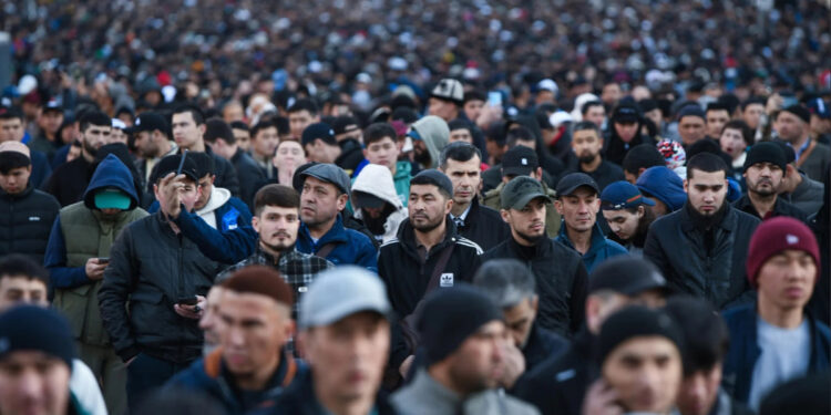 Из Казахстана выдворили 1240 иностранцев: выявлено более 10 тысяч миграционных нарушений