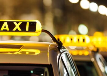 Шымкентте америкалық журналистке тиіскен такси жүргізушісі жазаланды