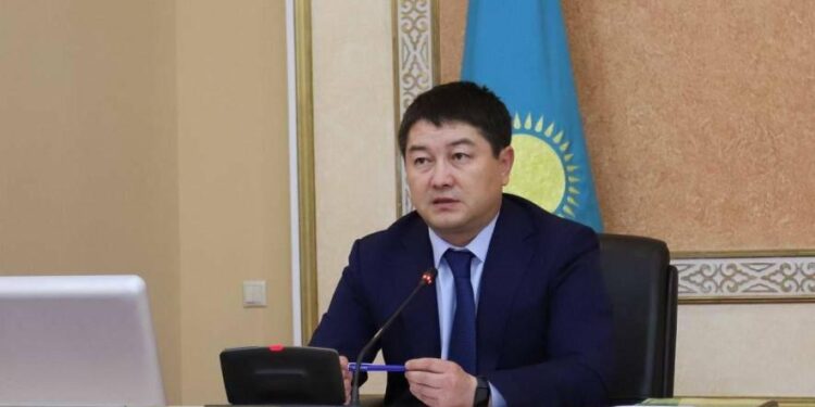 Спор об отцовстве: Наурызова и аким Мангистау подают встречные иски