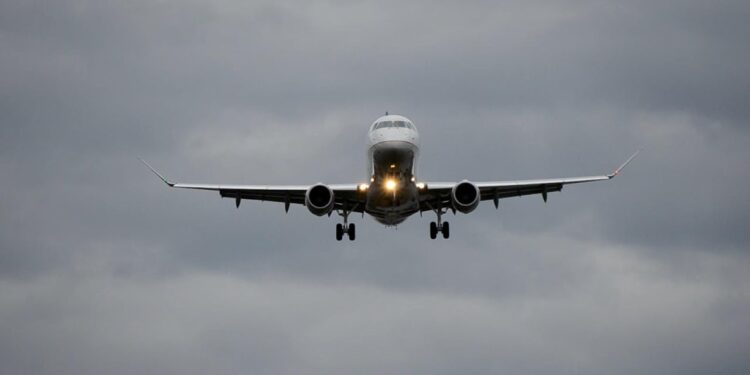 Пассажирский рейс из Стамбула в Сеул вынужденно вернулся в аэропорт