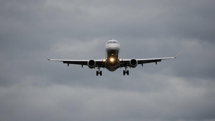 Пассажирский рейс из Стамбула в Сеул вынужденно вернулся в аэропорт
