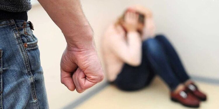 В Жетысуской области распространилась информация о жестоком избиении мужчины своей жены