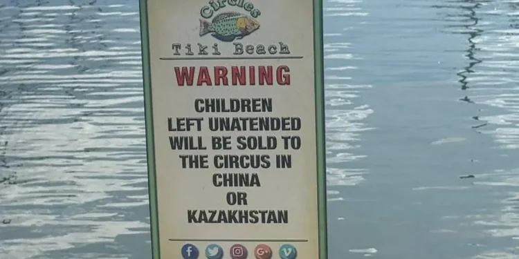 “Детей продадут в цирк в Казахстан”: надпись во Флориде вызвала возмущение казахстанцев