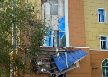 В центре Караганды обрушилось здание — эвакуированы рабочие