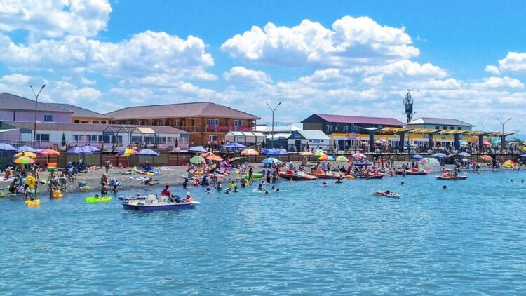 Токаев поручил навести порядок на курортах и наказать ответственных