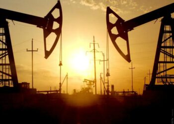 Почти 200 млн тенге выплатили рабочим: скандальную нефтекомпанию из Актау обязали рассчитаться с людьми