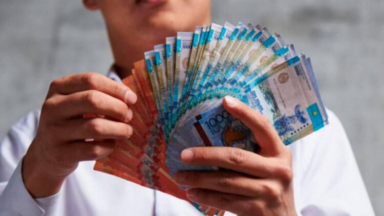 22 млн теңге жымқырған интернет-алаяқтар Алматыда ұсталды