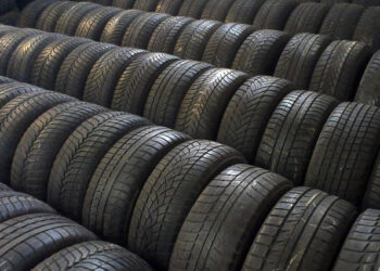 В Казахстан незаконно ввезли 1,5 тыс. тонн подержанных шин — Генпрокуратура бьёт тревогу