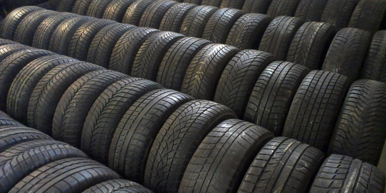 В Казахстан незаконно ввезли 1,5 тыс. тонн подержанных шин — Генпрокуратура бьёт тревогу