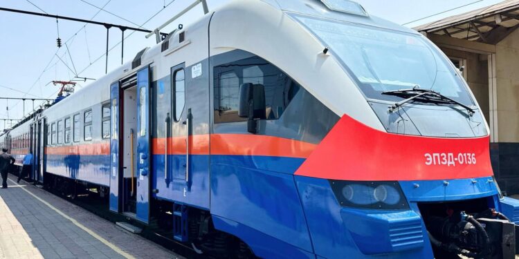 Астанадан Бурабайға жаңа жылдам пойыз іске қосылды