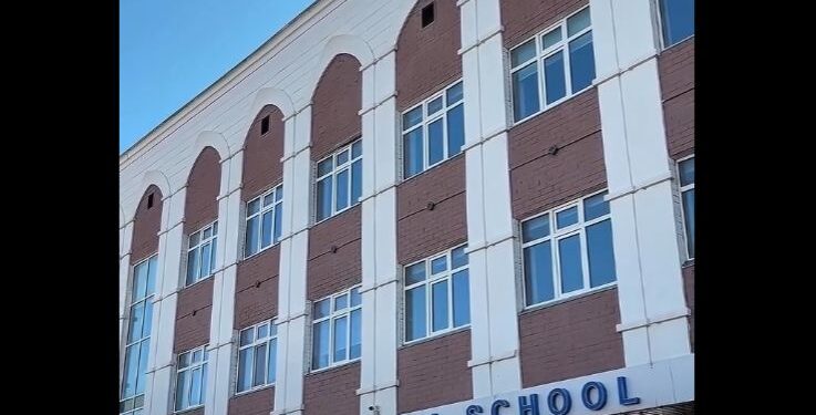 Астанада мектептің экс-директоры мен бас есепшісі 1 млрд теңгеге жуық қаражатты жымқырды деген күдікке ілінді