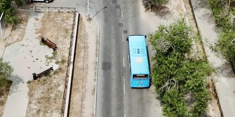 Будьте внимательны к ПДД: водитель автобуса рассказал о своей профессии