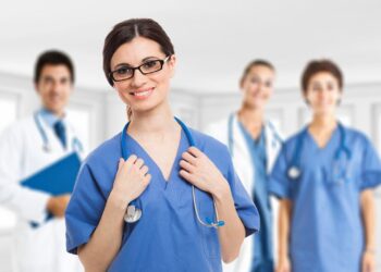 Қазақстанда дәрігерлерге шабуыл жасағандарға қатаң жаза енгізу ұсынылды ⠀