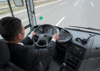 Алматыда автобус жүргізушісі жолаушыға тіл тигізгені үшін жұмыстан босатылды