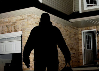 Ночное нападение: семейная пара стала жертвой ограбления