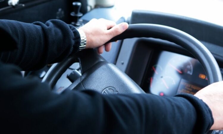 Астанада автобус жүргізушісі эпилепсия ұстамасы кезінде екі жаяу жүргіншіні қағып кетті