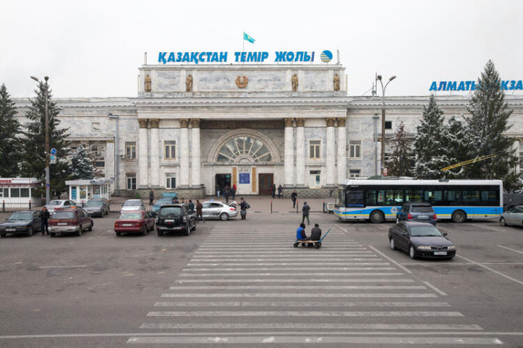 Алматы-1 және Алматы-2 теміржол вокзалдары «Қазақстан темір жолы» ұлттық компаниясының басқаруына қайтарылды.