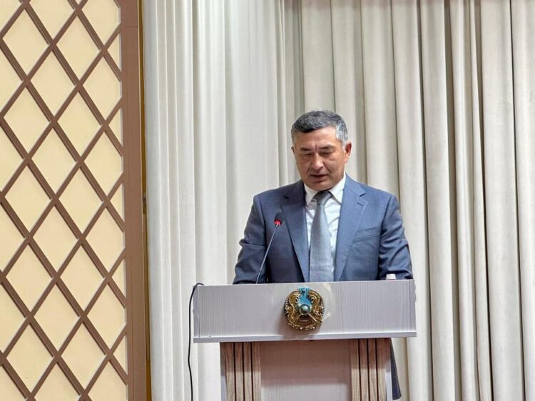 В Конаеве стихийный рынок превратят в сквер