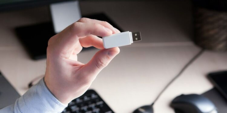 С 11 августа ЭЦП можно будет получить только онлайн