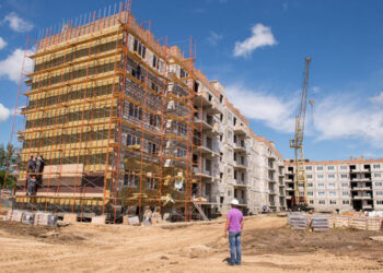 “Поздравьте меня”: казахстанка удивила сеть историей про очередь на землю