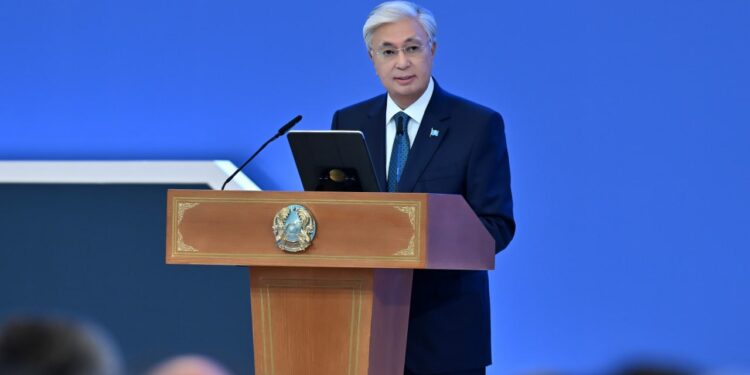 Токаев: Конституция — фундамент Независимости и символ Великой степи