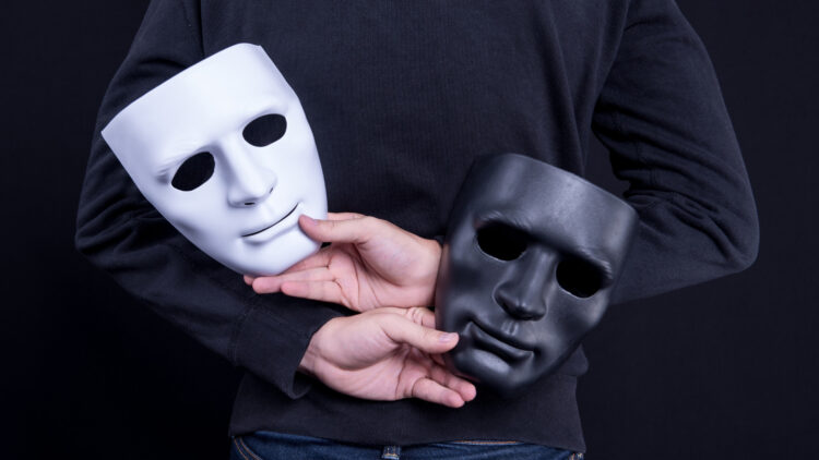 Мошенничество на 1 млн тенге: мужчина выдал себя за другого и обманул женщину