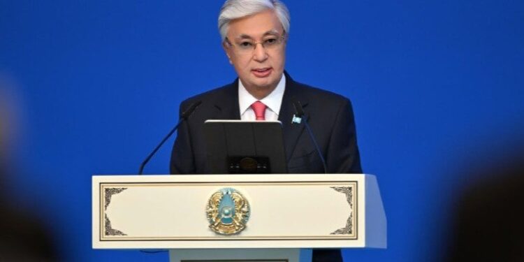 Тоқаев: Мұғалімдерді оқушылардың қателігі үшін жазалауға болмайды