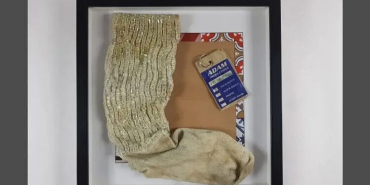 Носок Майкла Джексона продали за $8 822