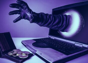 В Алматы поймали помощников интернет-мошенников