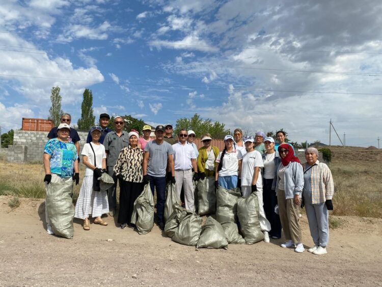 В Конаеве на субботник вышли около 400 жителей